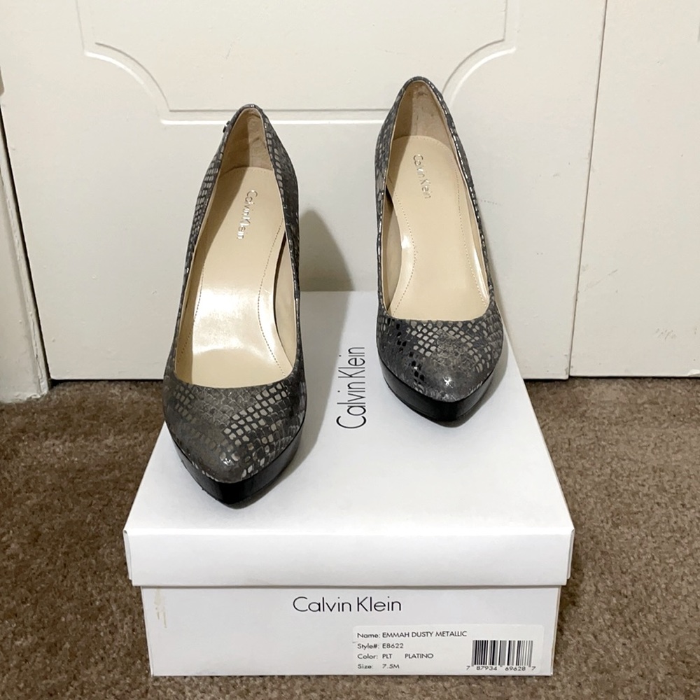 CALVIN KLEIN PUMPS - Picture 2 of 6